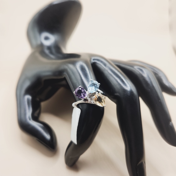 Ladies Ring - Picture 2 of 2